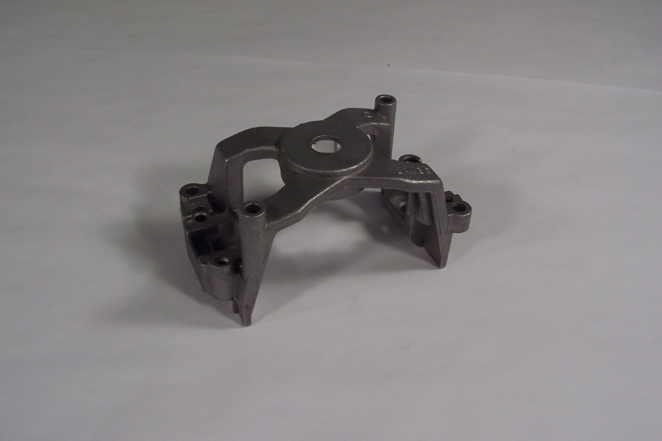 BRACKET MOTOR LAMB L607653